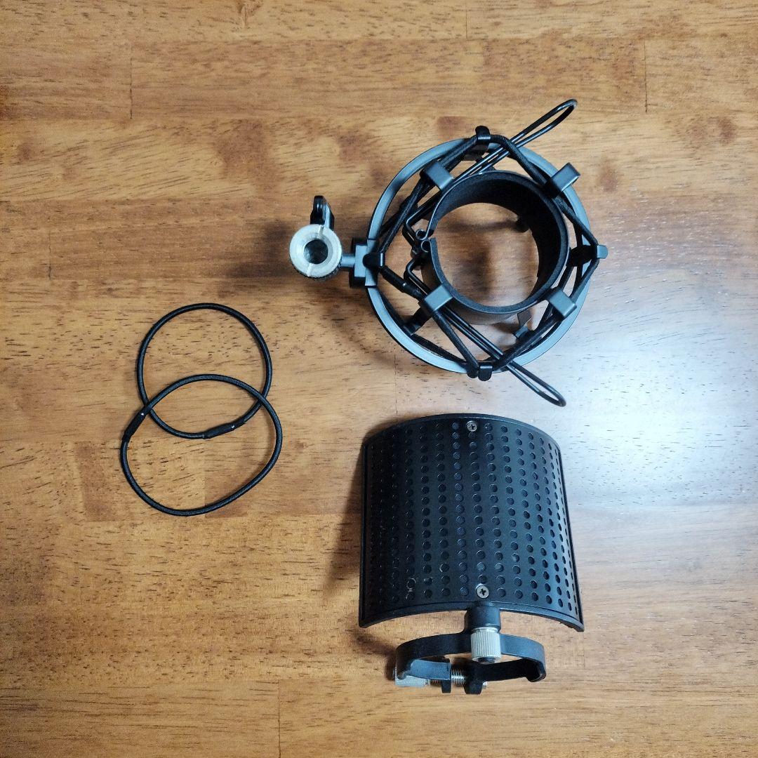 AKG P120 コンデンサーマイク 本体と付属品