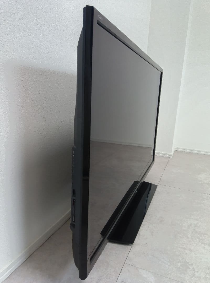美品 フルHD40型シャープLED液晶テレビ アクオス