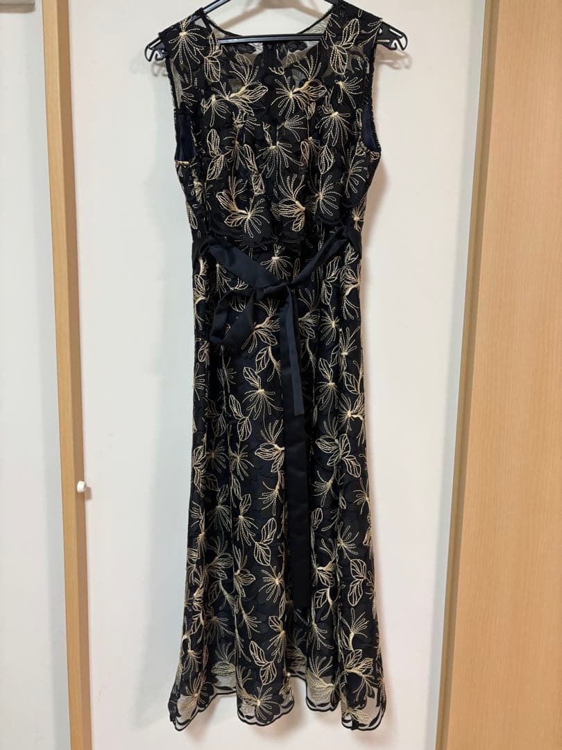 【美品】グレースコンチネンタル　フラワー刺繍ロングドレス