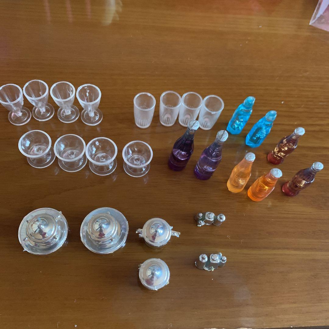 2代目りかちゃんダイニングテーブルの付属品