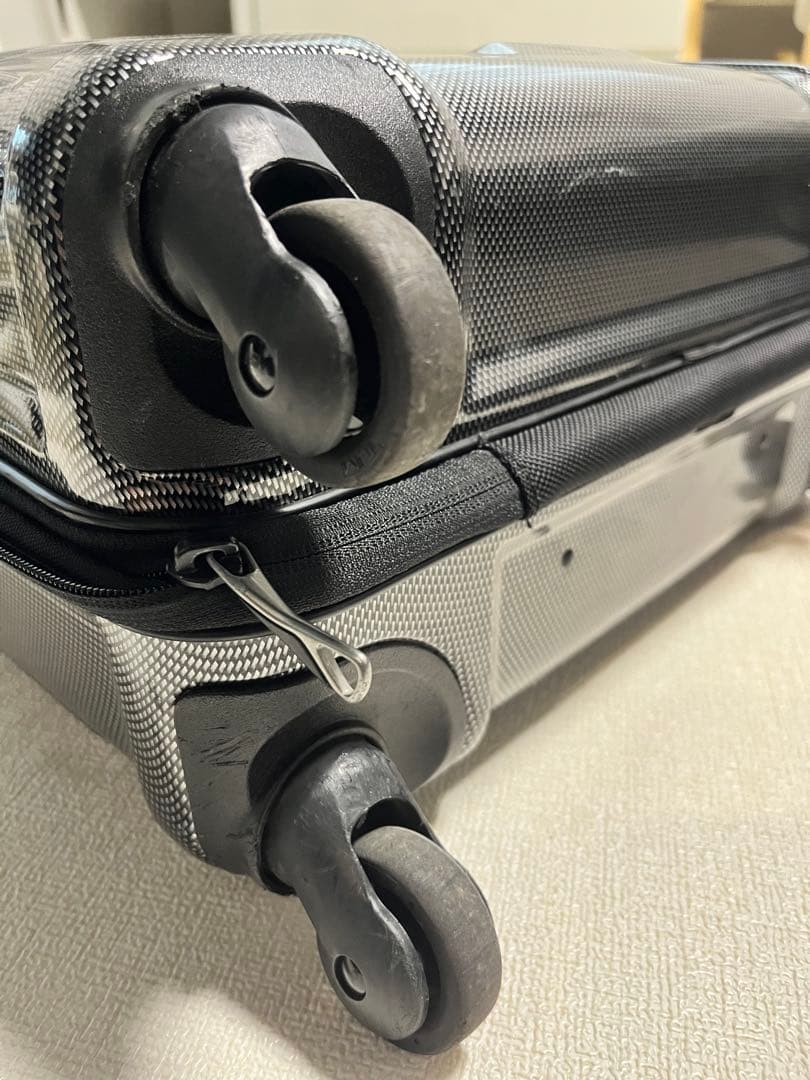 Tumi ブラック 軽量小型キャリーケース