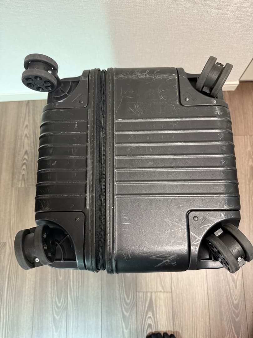 リモワ ブラック キャリーケース