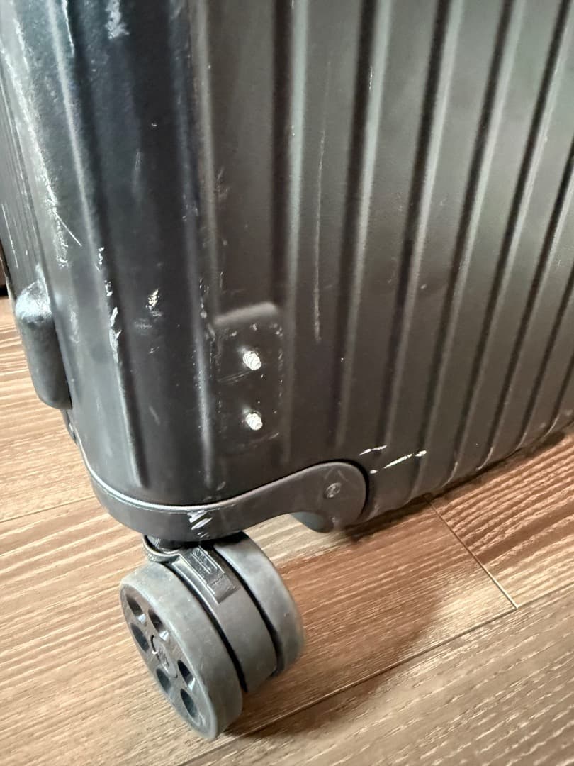 リモワ ブラック キャリーケース