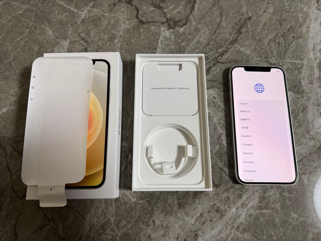 Apple iPhone 12 White 本体