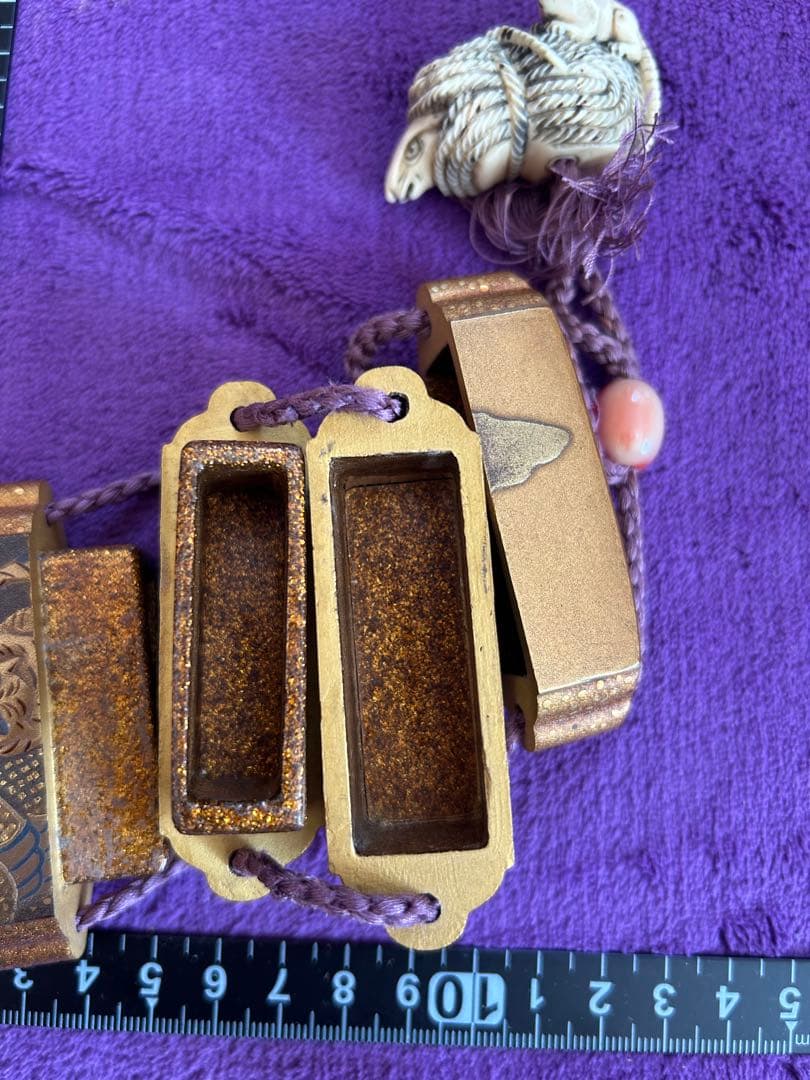 印籠 虎 絵柄 根付 二匹の鼠 縁起物 薬入れ 小物入れ