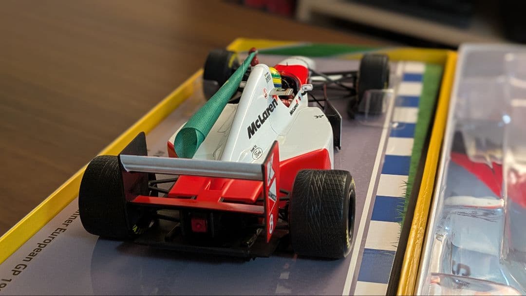 ミニチャンプス MP4/8 1/18 アイルトン・セナ