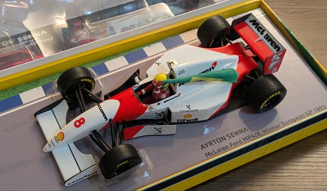 ミニチャンプス MP4/8 1/18 アイルトン・セナ