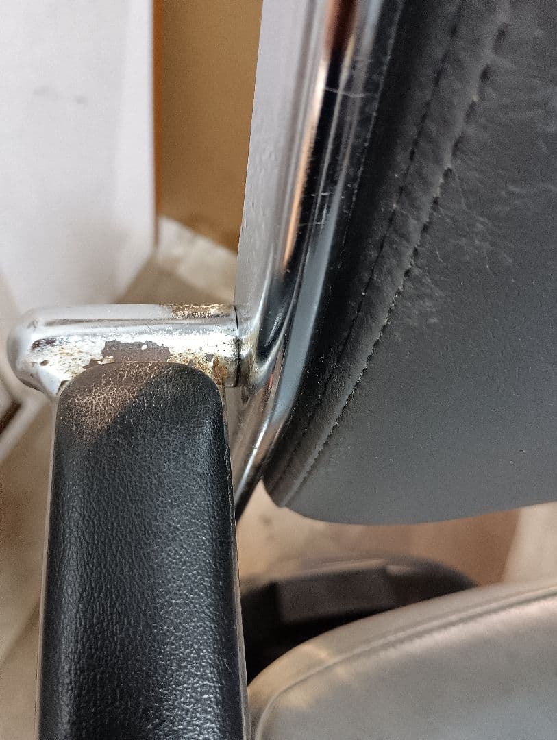 美容室　オオヒロスタイリングチェア