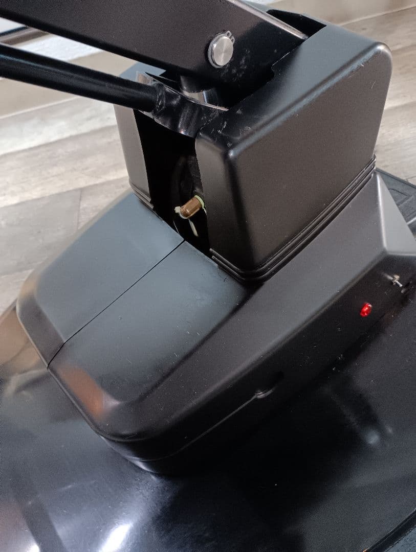 美容室　オオヒロスタイリングチェア