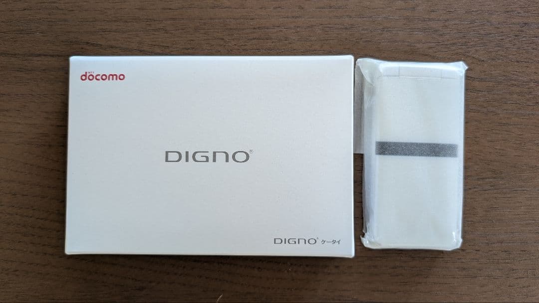 docomo DIGNOケータイ KY-42C　ホワイト