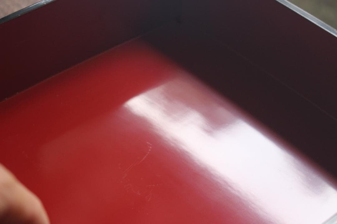 デッドストック！上質内朱黒漆に優美な紅白梅蒔絵の映える三段重（検重箱お重