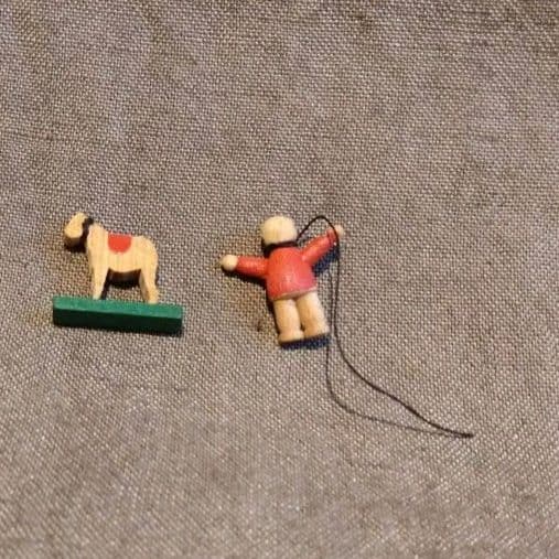 煙出し人形　白い髭のおもちゃ売り屋さん