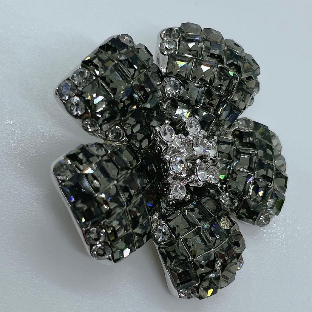 極美品✨フォクシー FOXEY ダークグレー花型ブローチ フォーマル