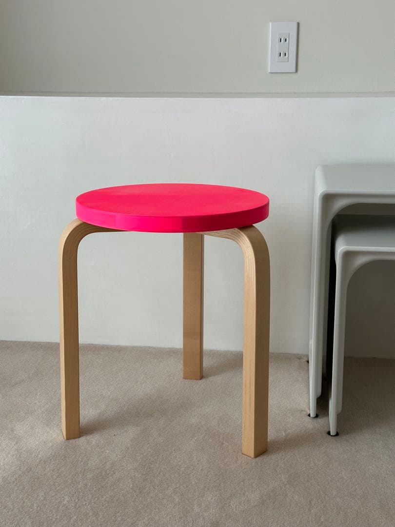 アルテック　ヴィトラ　スツール　蛍光ピンク