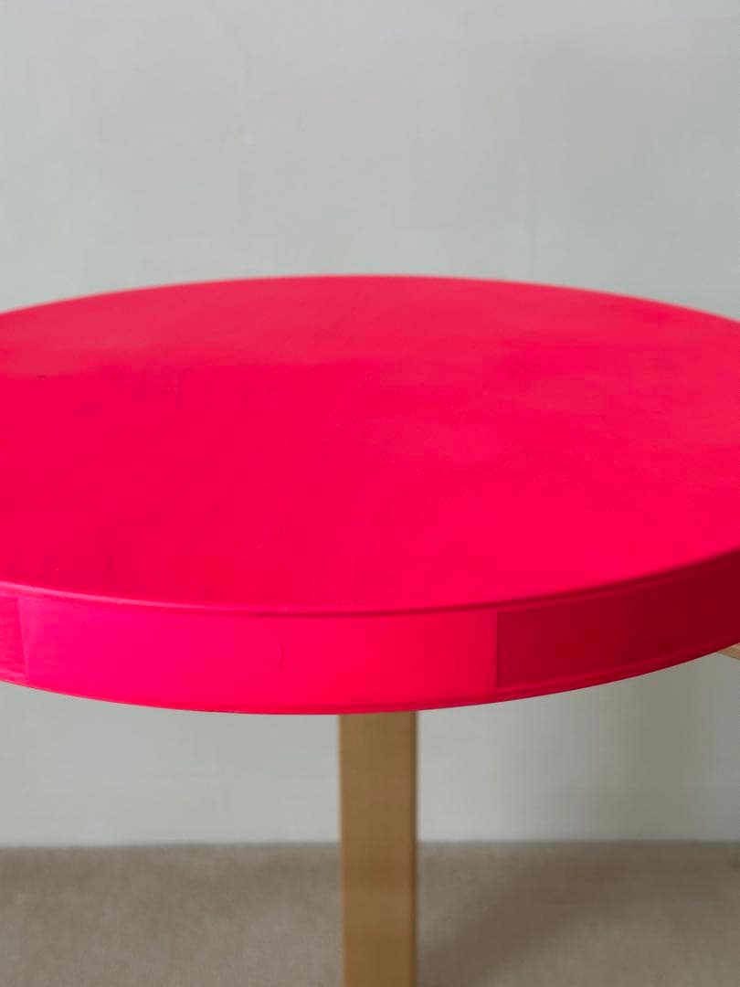 アルテック　ヴィトラ　スツール　蛍光ピンク