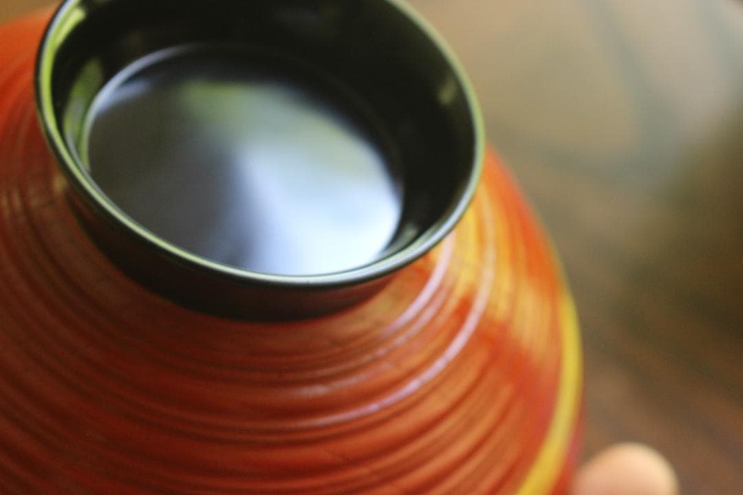 時代逸品！極上糸目朱漆に優美な松葉蒔絵の映えるお椀2点（検輪島塗蒔絵椀雑煮椀