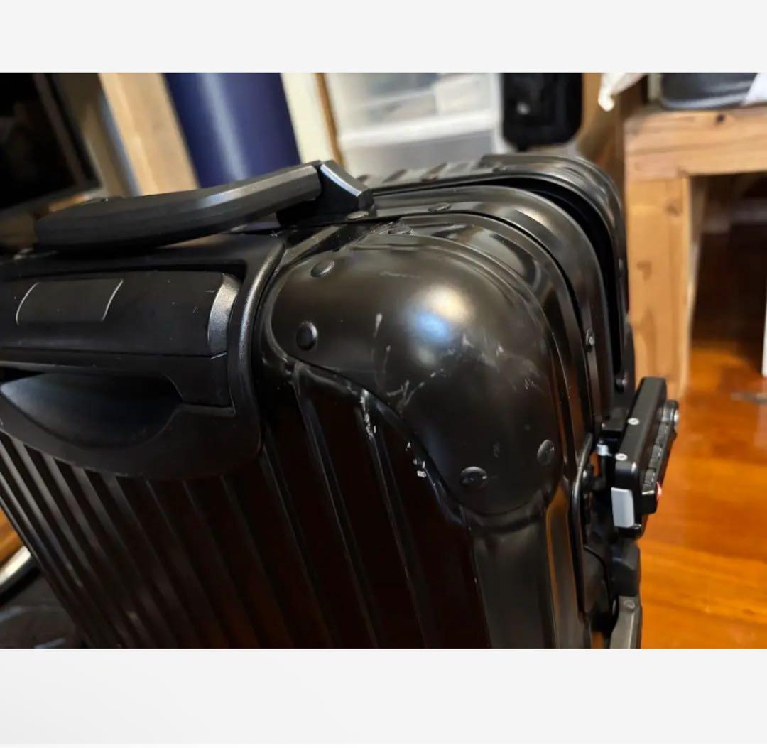 MONCLER × RIMOWA モンクレール×リモワ