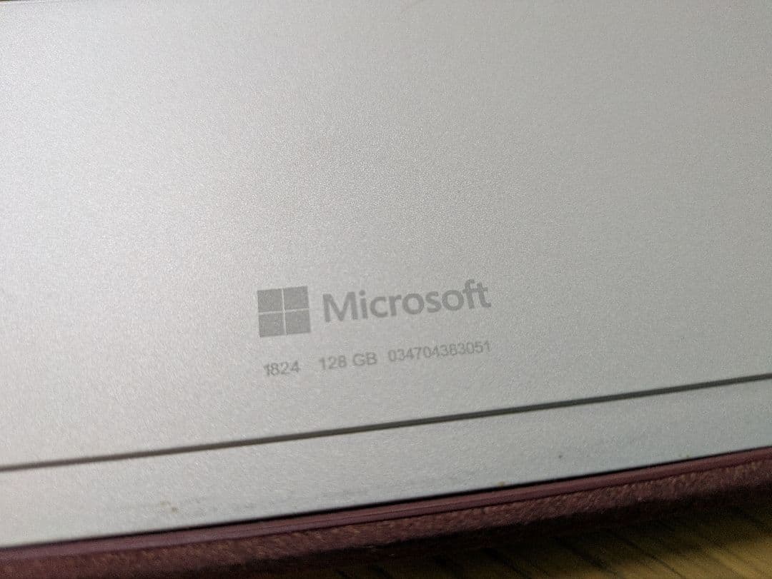 初代 Microsoft Surface Go (128GB)