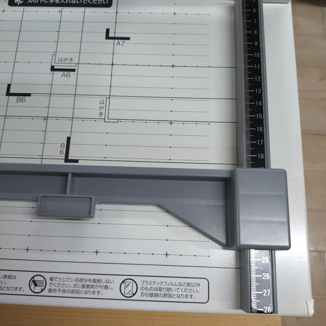Y*i様 PLUS PK-513LN 26-309 裁断機 取説あり自炊 A4