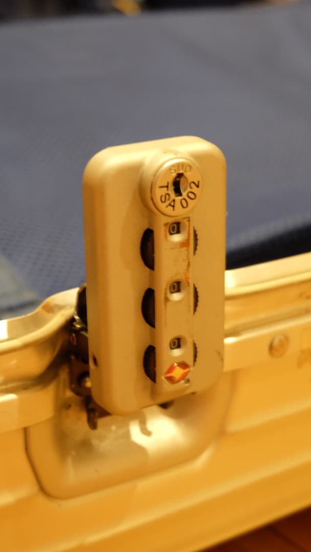 RIMOWA リモワ　TOPAS トパーズ　シルバー　TSA承認ロック