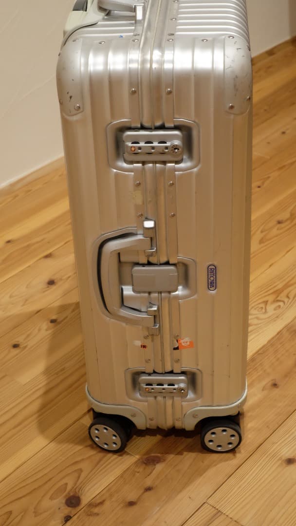 RIMOWA リモワ　TOPAS トパーズ　シルバー　TSA承認ロック