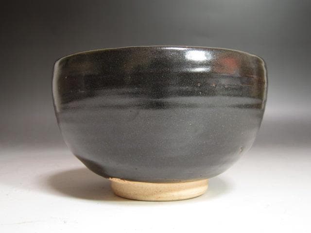 ☆　岡本欣三　黒釉茶碗　手になじむ一品です☆y256