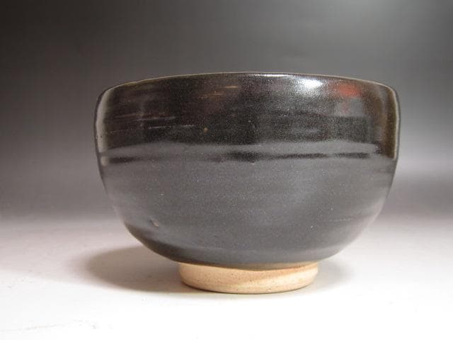 ☆　岡本欣三　黒釉茶碗　手になじむ一品です☆y256