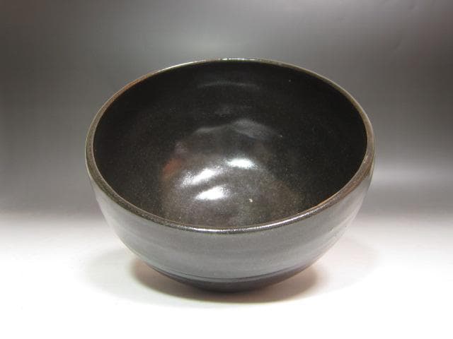 ☆　岡本欣三　黒釉茶碗　手になじむ一品です☆y256