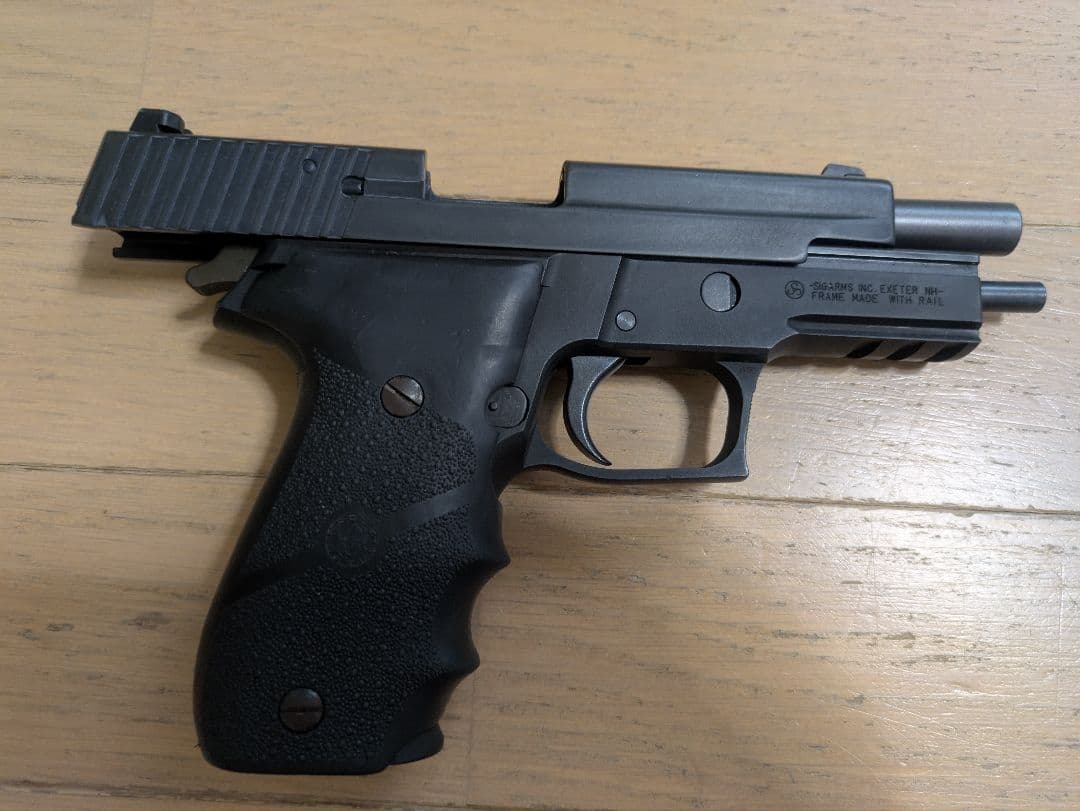 KSC SIG P226R HW System７マガジン3本実物グリップサバゲー