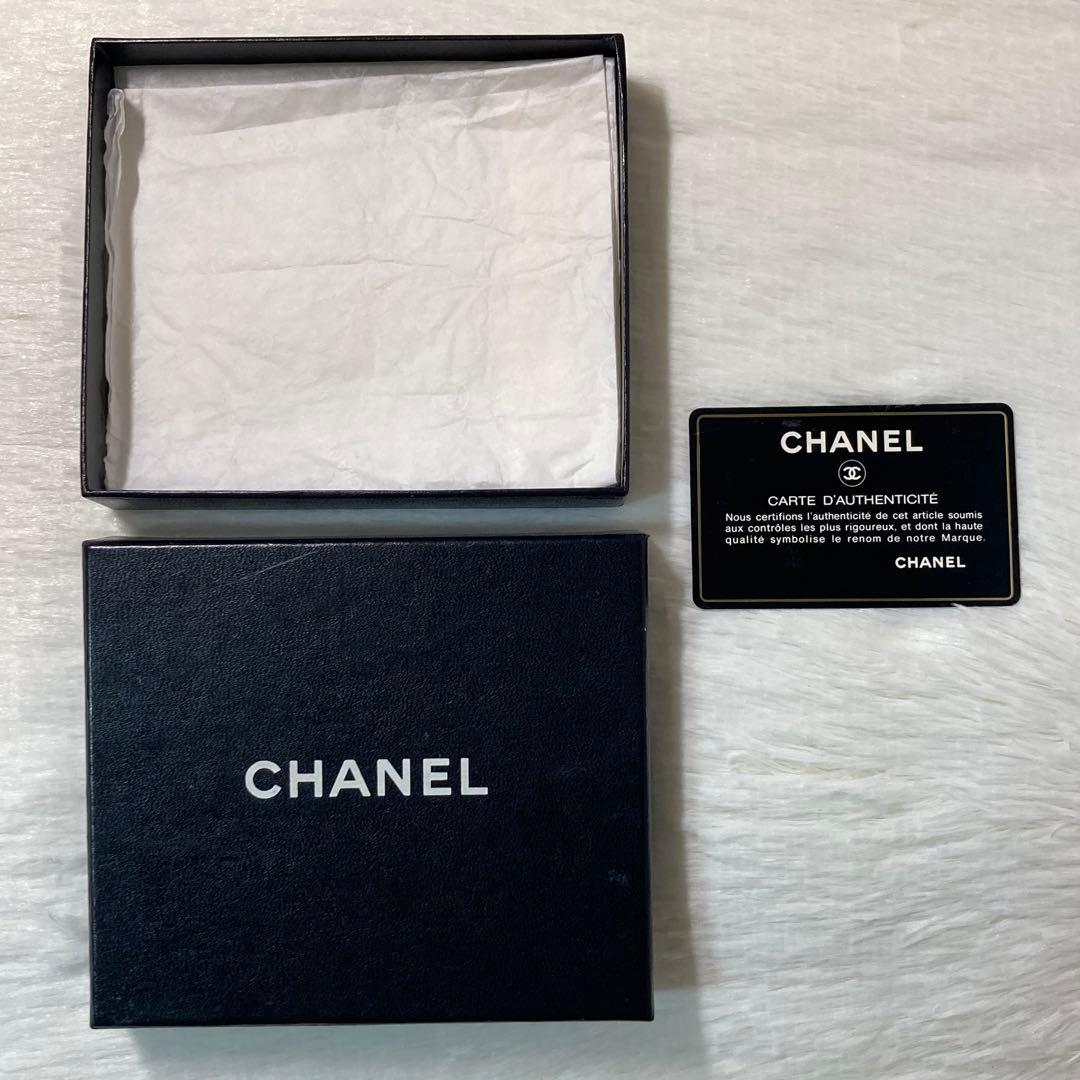 希少　美品　CHANEL シャネル　二つ折り　がま口　キャビアスキン　箱　黄色
