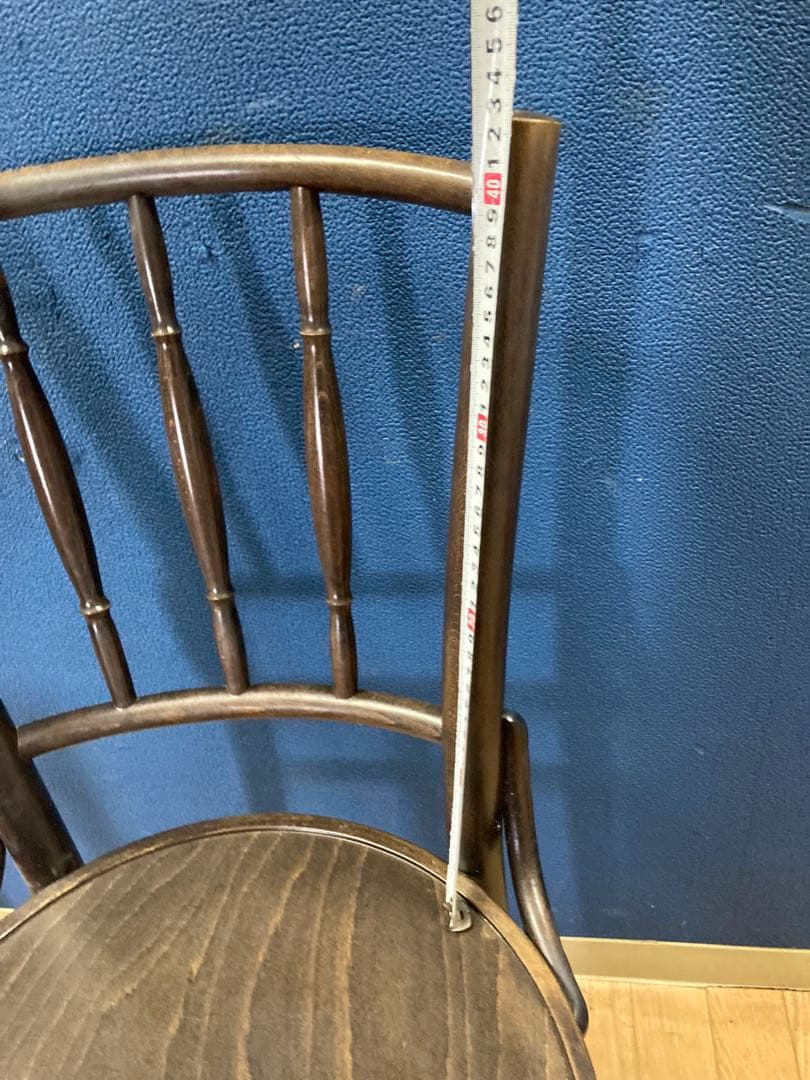 D 東ヨーロッパ　チェコ　椅子　チェア　アンティーク調　ヨーロピアン　木製　茶系