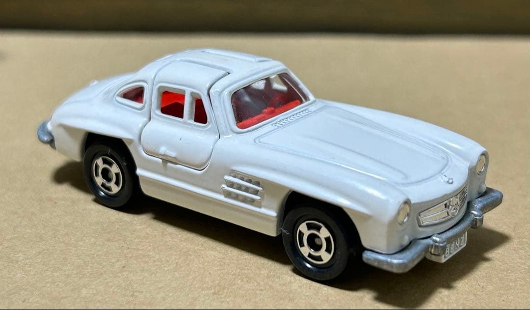 日本製 トミカ メルセデス ベンツ 300SL 白