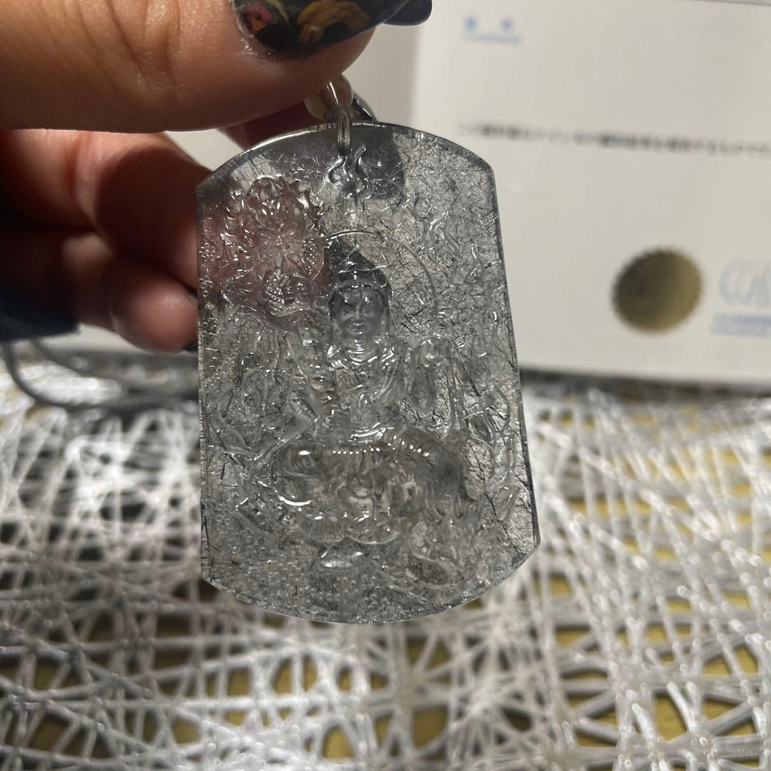 ヘイロフスキー鉱インクォーツ　不動明王彫り(国内鑑定書付き)