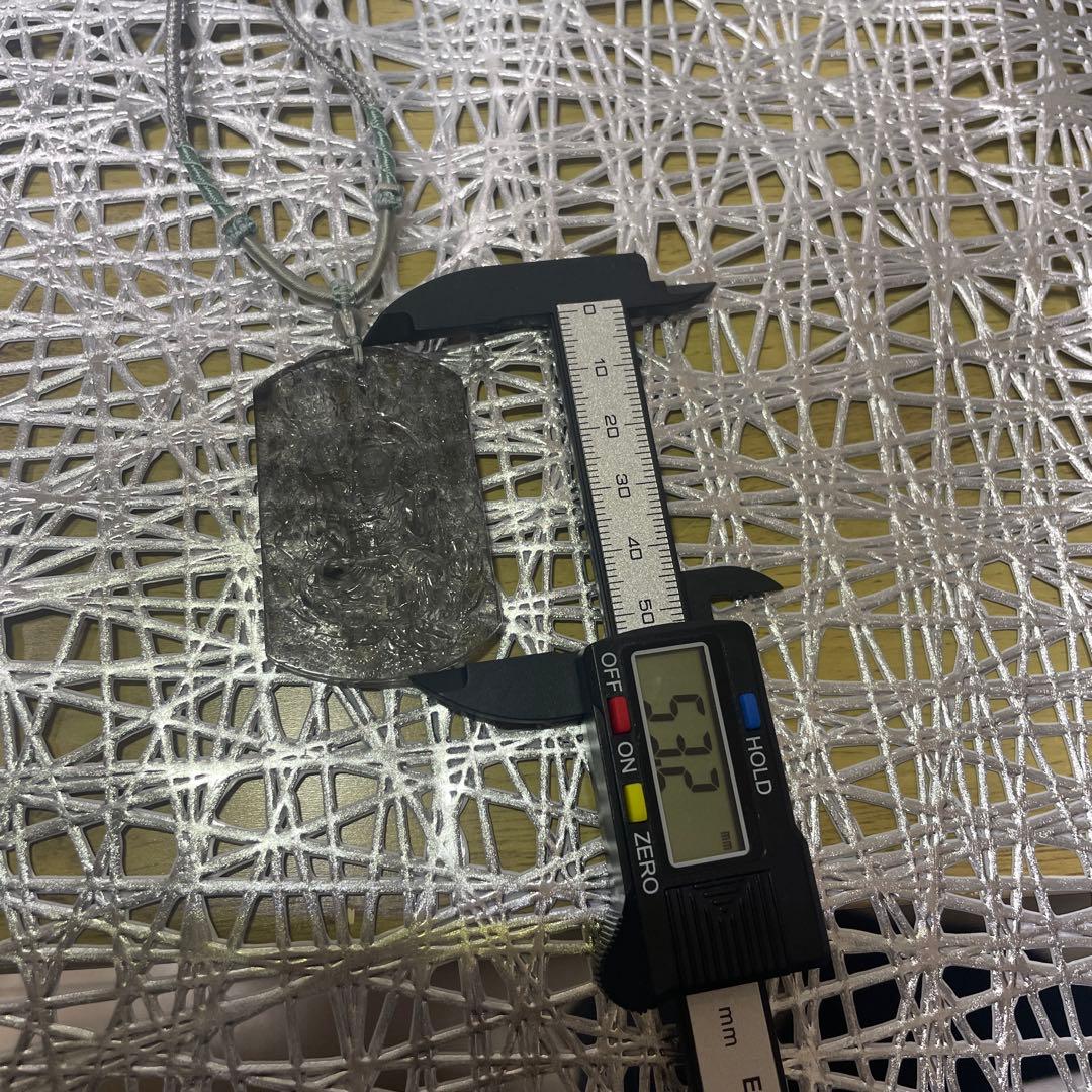 ヘイロフスキー鉱インクォーツ　不動明王彫り(国内鑑定書付き)