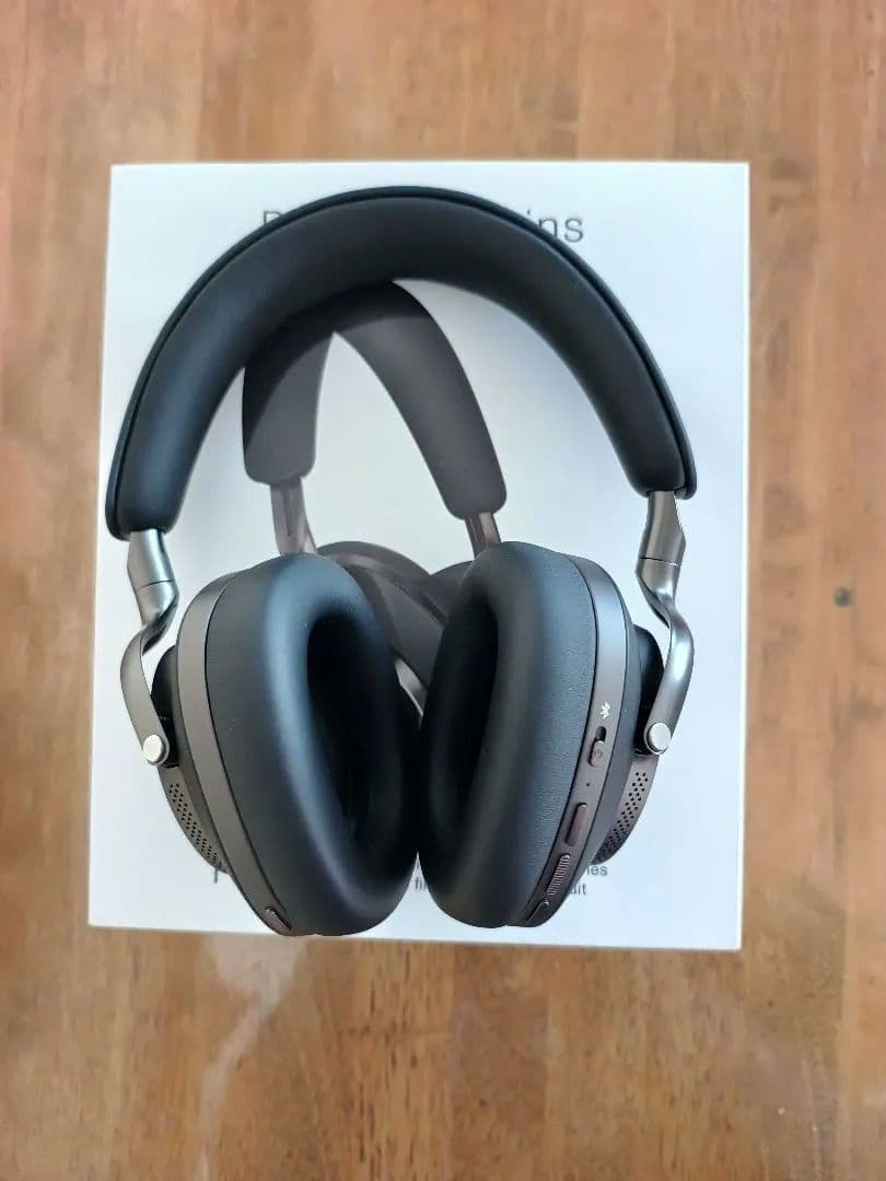 Bowers & Wilkins PX8 ワイヤレスヘッドフォン