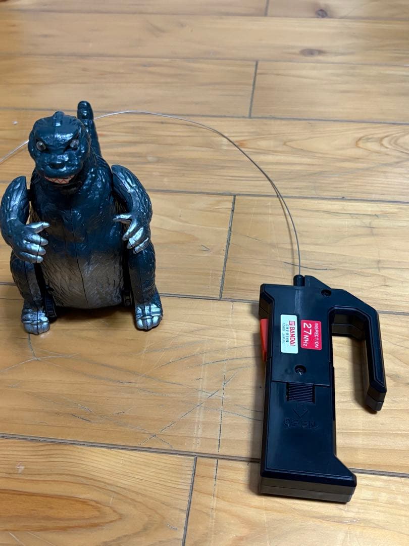 お宝　昭和レトロ 4３年前 1983年バンダイ日本製　　稼働品キャラコンゴジラ