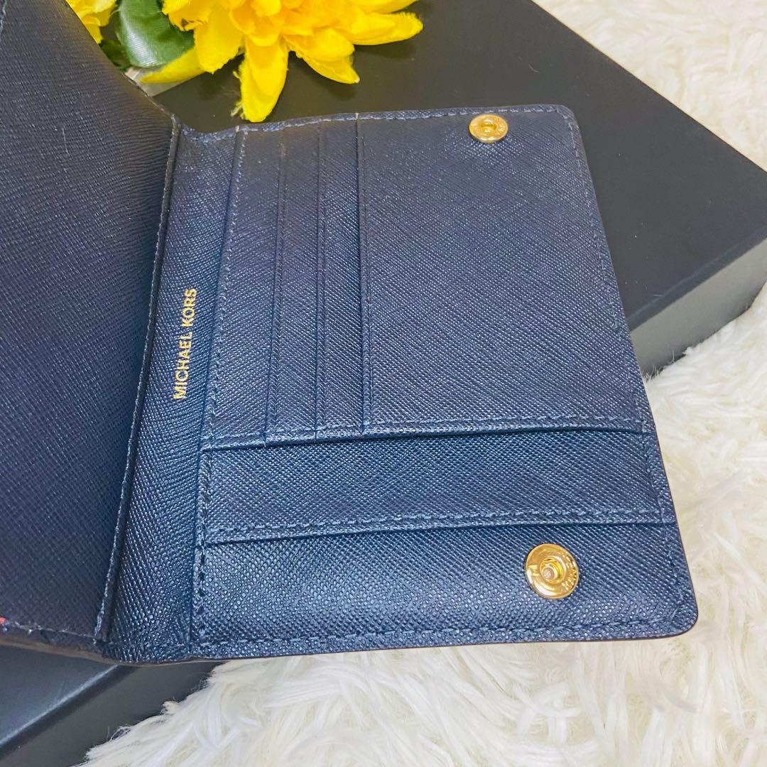 新品✨MICHAEL KORS✨マイケルコース✨花柄✨財布✨レディース✨二つ折り