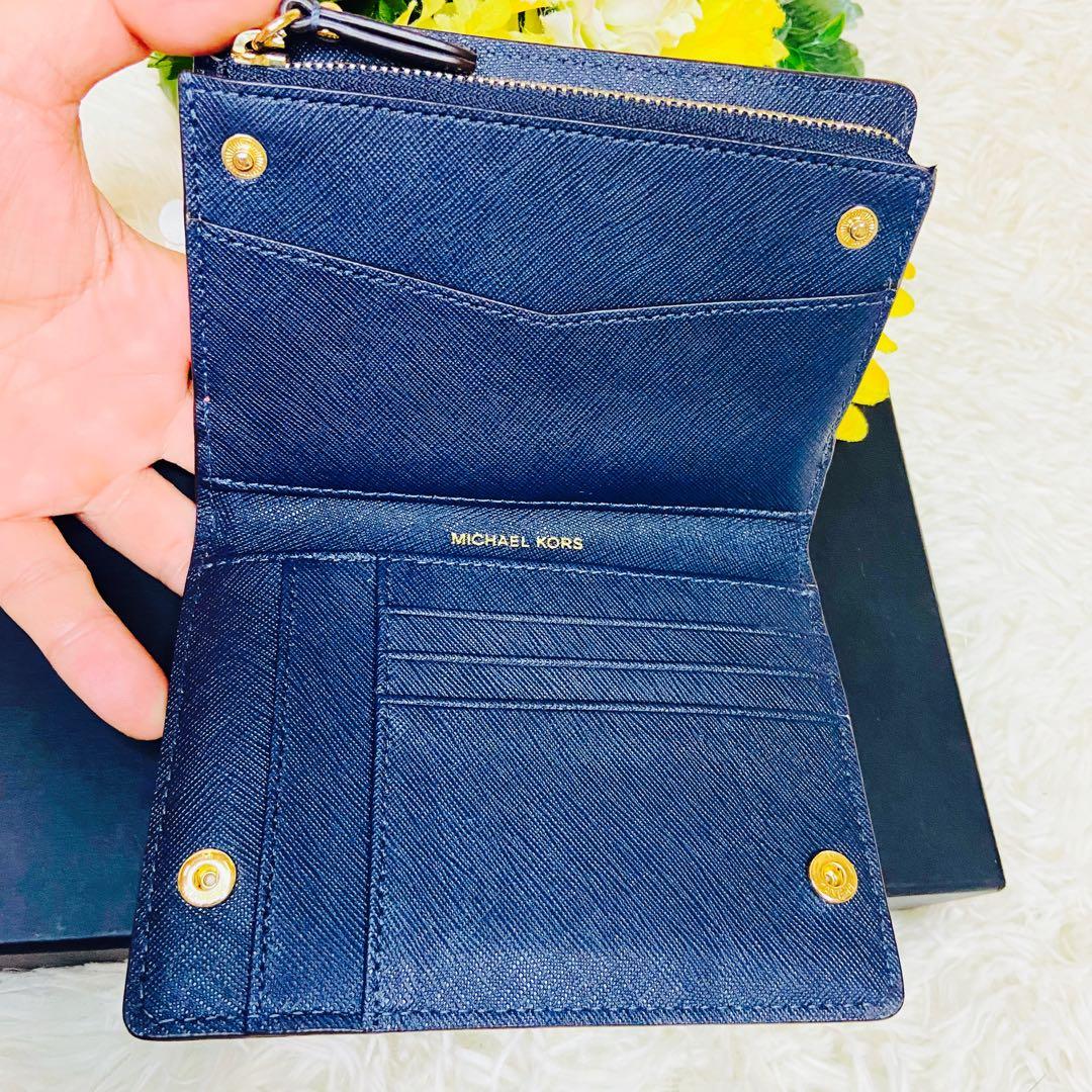 新品✨MICHAEL KORS✨マイケルコース✨花柄✨財布✨レディース✨二つ折り