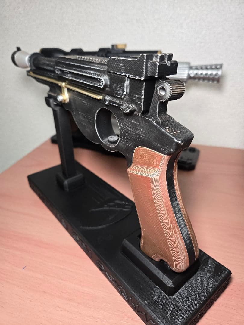 STAR WARS　マンダロリアン　ブラスター　IB-94　レプリカ　台座付き