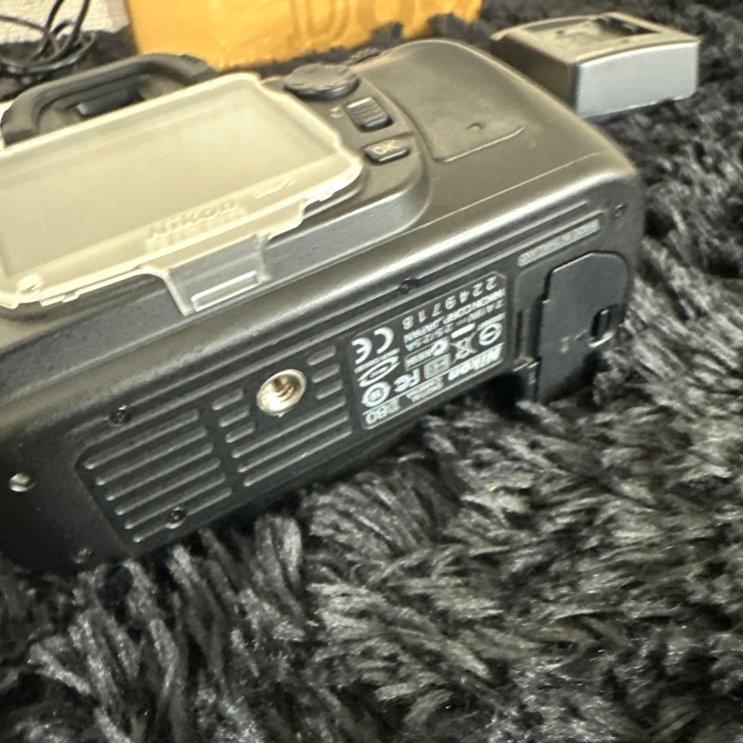 Nikon D80 デジタル一眼カメラ 付属品多数 箱付き