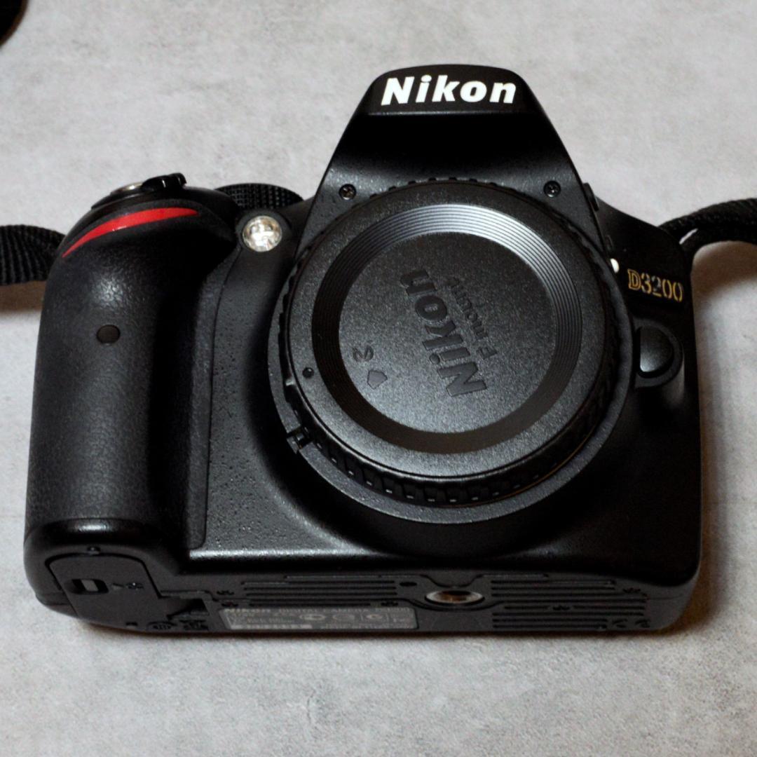 Nikon D3200 ダブルズームキット 美品 シャッター11070