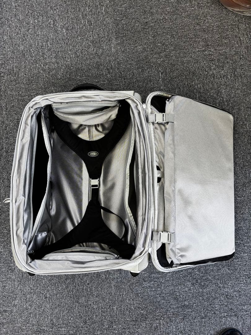 ziva-cafeさん[専用[ TUMI グレー キャリーケース ジッパー式