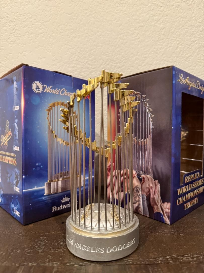 【非売品・限定品】LA Dodgers2024ワールドシリーズレプリカトロフィー