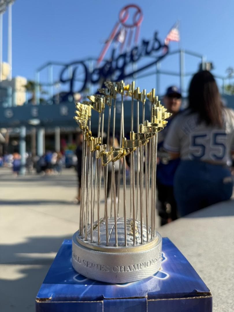 【非売品・限定品】LA Dodgers2024ワールドシリーズレプリカトロフィー