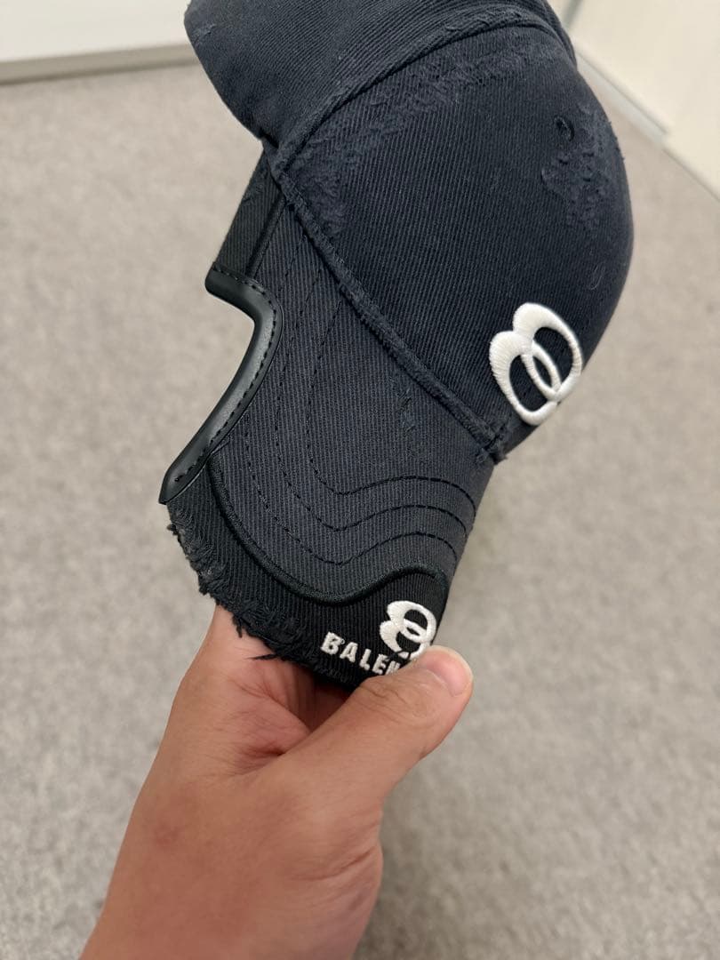 専用バレンシアガキャップ