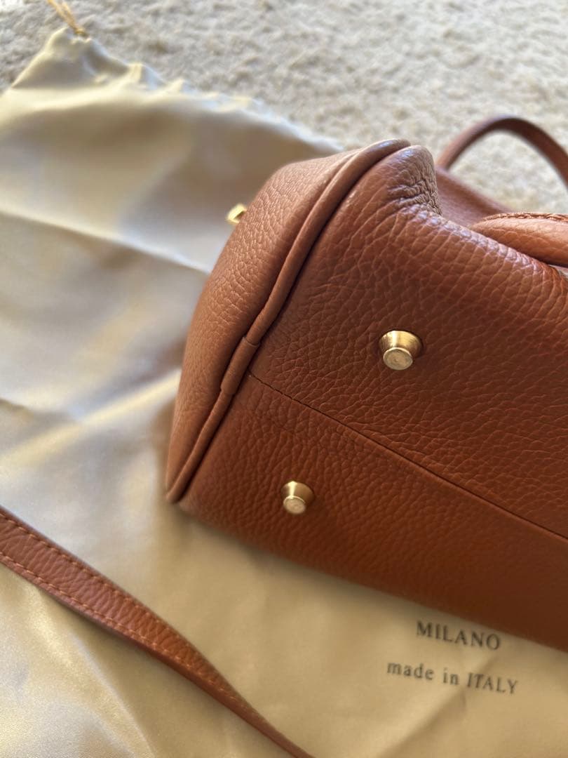 タグ無し新品未使用CHRISTIAN VILLA ブラウンレザーショルダーバッグ