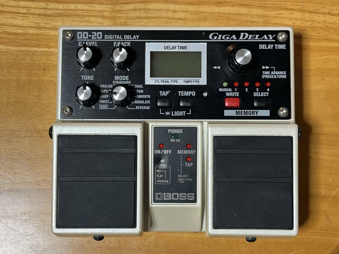 BOSS DD-20 GIGA DELAY ツインペダルシリーズ