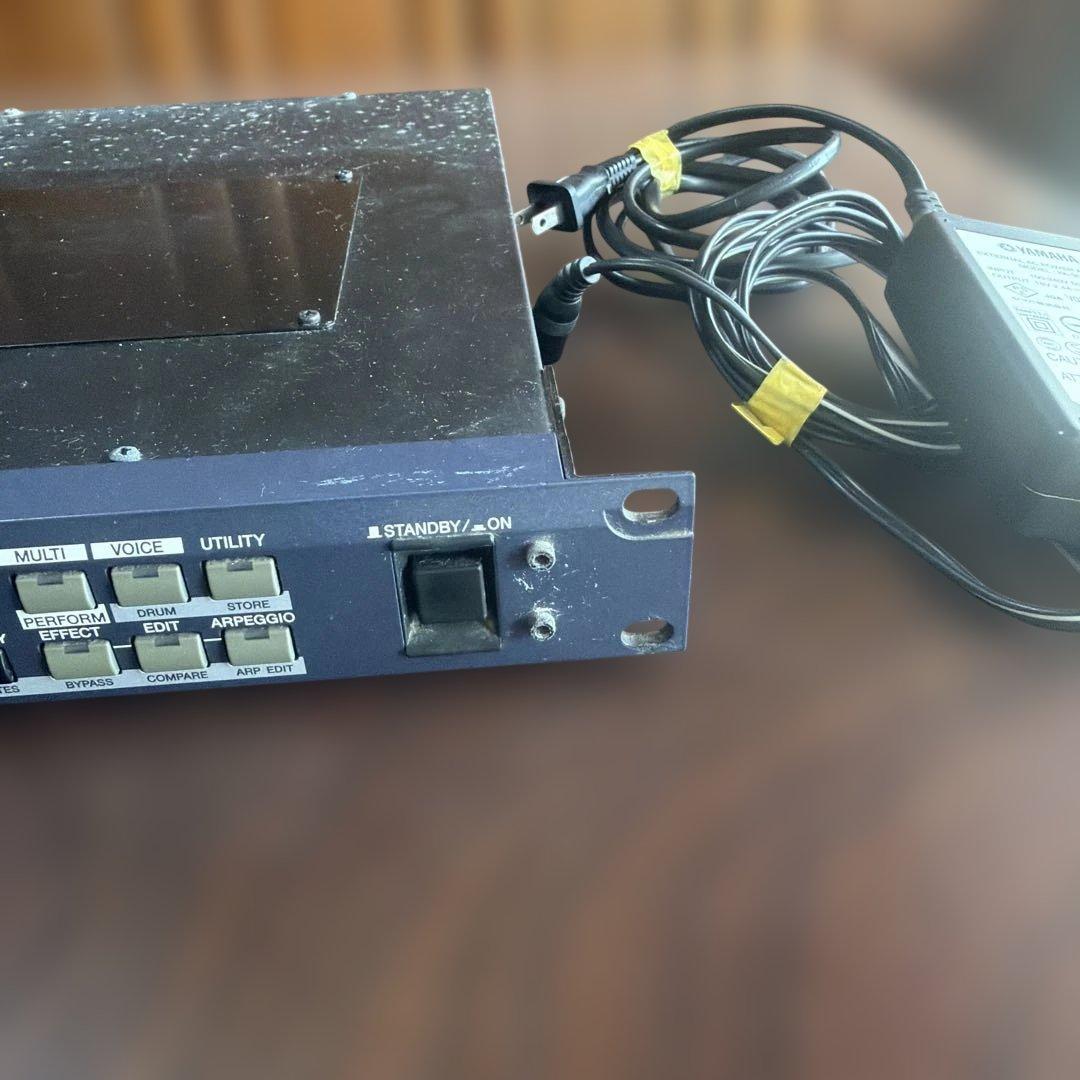 [ジャンク] YAMAHA MOTIF Rack シンセサイザー