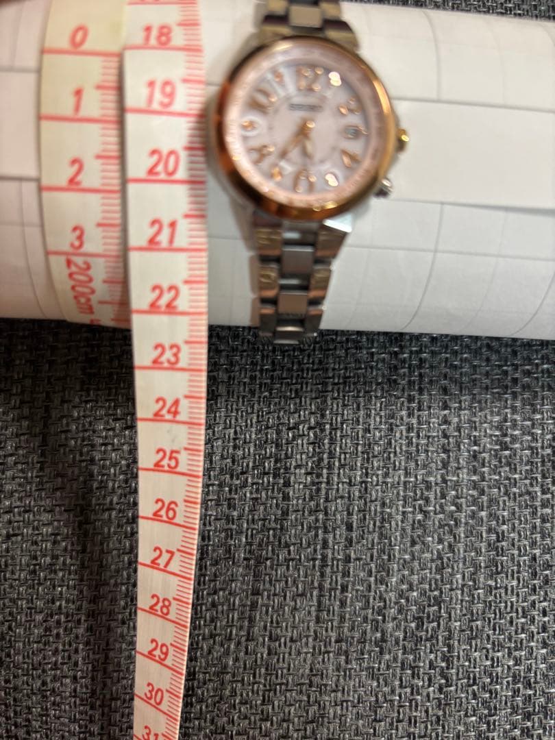 ワールドタイム機能（25タイムゾーン対応）搭載のソーラー電波ウオッチ