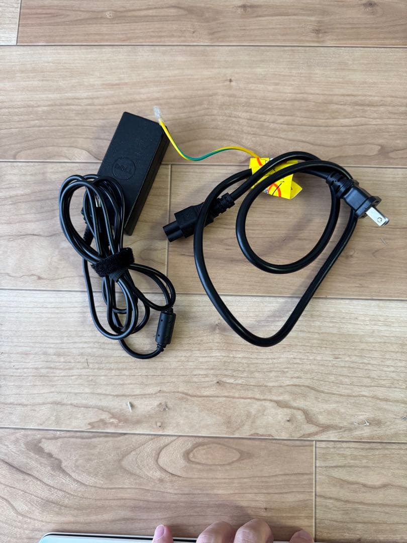 DELLノートパソコンInspiron 5570HDD 915GB